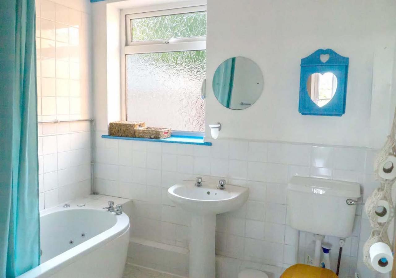Healing Waters Sanctuary For Exclusive Private Hire And Self Catering Board, Vegetarian, Alcohol & Wifi Free Retreat In Glastonbury Dış mekan fotoğraf