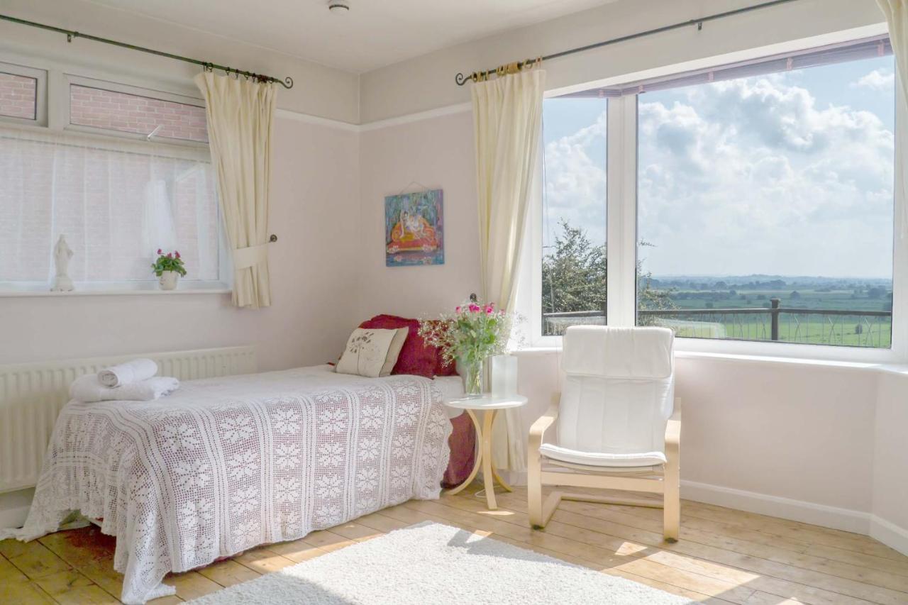 Healing Waters Sanctuary For Exclusive Private Hire And Self Catering Board, Vegetarian, Alcohol & Wifi Free Retreat In Glastonbury Bed & Breakfast Dış mekan fotoğraf